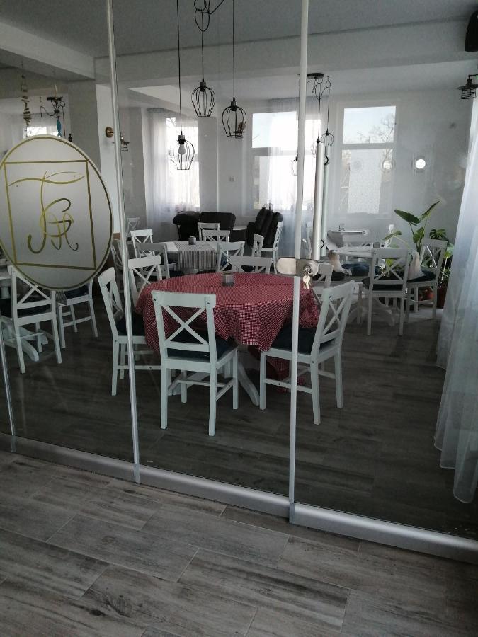 Tina Guest House Basarabi Екстер'єр фото