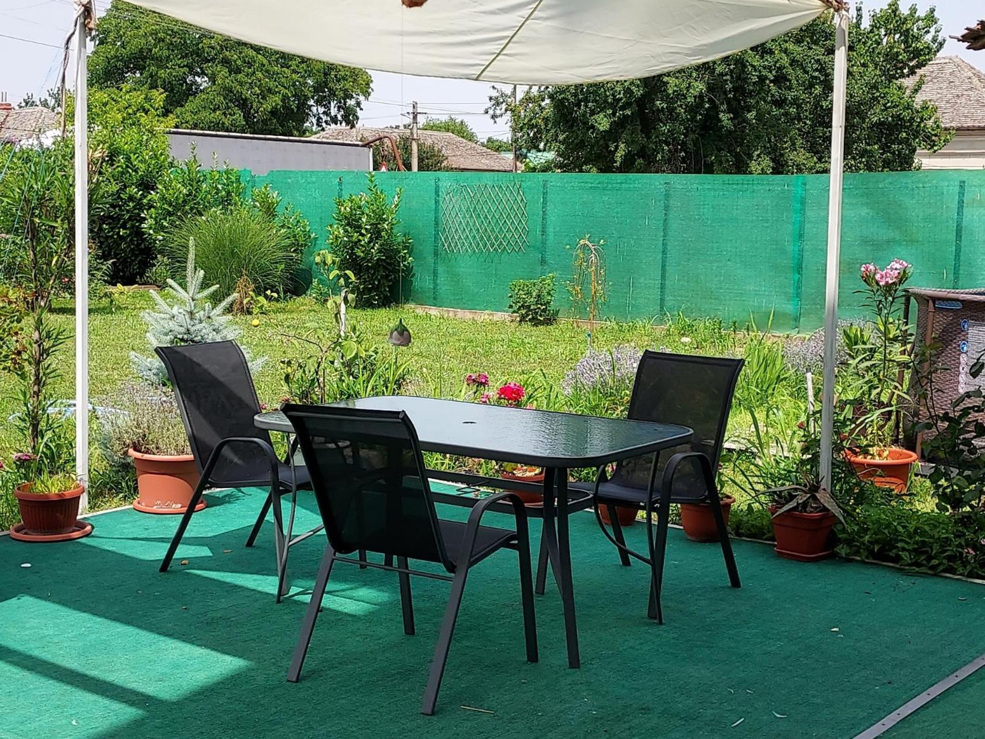 Tina Guest House Basarabi Екстер'єр фото