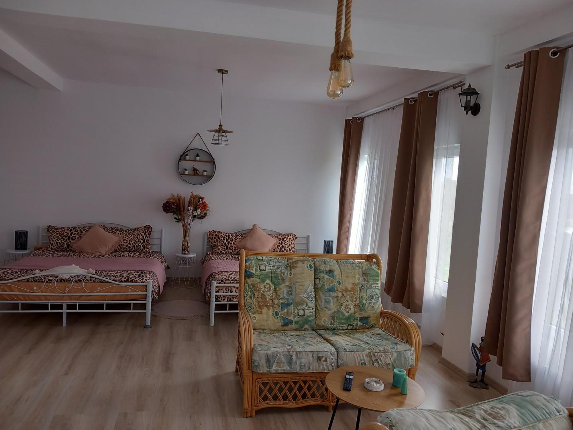 Tina Guest House Basarabi Екстер'єр фото